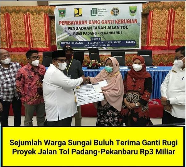 Penyerahan uang ganti kerugian pengadaan tanah jalan tol ruas Padang-Pekanbaru